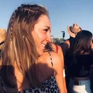 Meet your Posher, Maxene